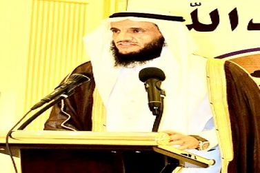 خطيب جامع المهنا سامي الشويمي: وجودَ أجيالٍ من الشباب دون حَصانةٍ حقيقيَّةٍ فاعِلةٍ، جريمةٌ في حقِّهم وحقِّ  المُجتمع